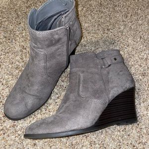 Maurice’s brand size 10 wedged grey shoes. Only worn once. Perfect condition.